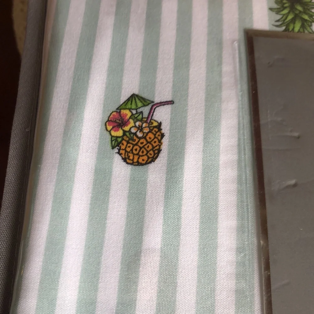 Nicole Miller Pineapple Stripe Queen Sheet Set in Mint and White